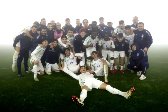 L'Italia saluta l'Europeo con una vittoria nella nebbia
